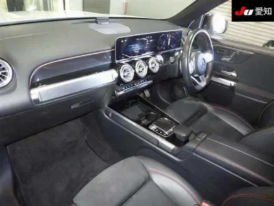 MERCEDES BENZ GLB