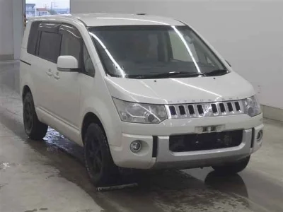 MITSUBISHI DELICA D5