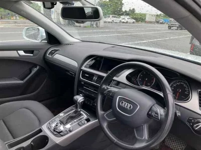 AUDI A4 AVANTE