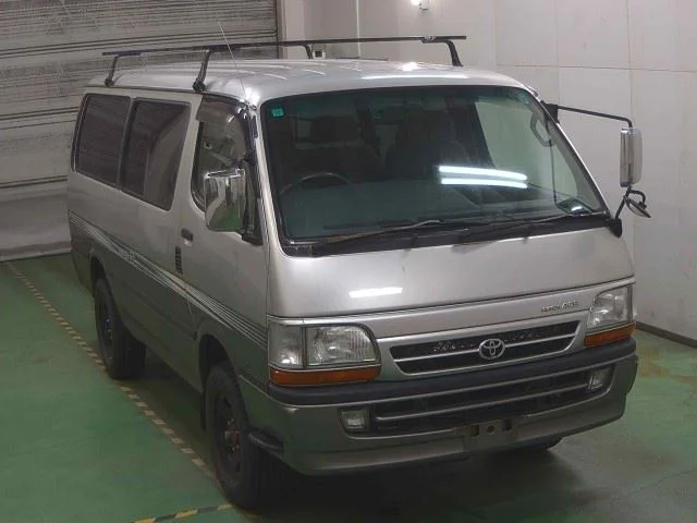 Toyota RegiusAce  с аукциона в Японии