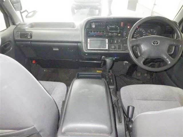 Toyota RegiusAce  с аукциона в Японии