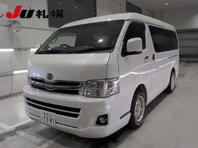 TOYOTA HIACE
