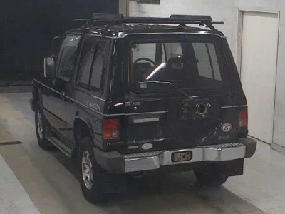 MITSUBISHI PAJERO