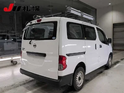 NISSAN NV200
