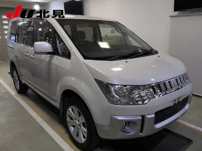 MITSUBISHI DELICA D5