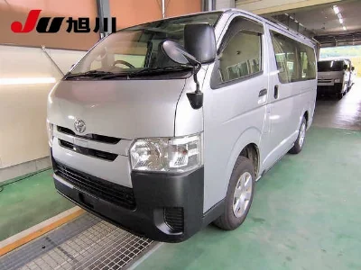 TOYOTA HIACE