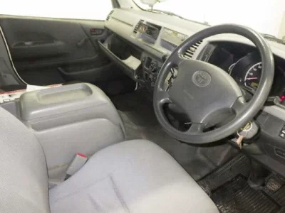 TOYOTA HIACE