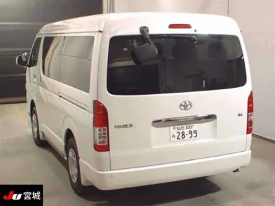 TOYOTA HIACE