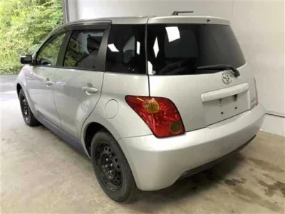 TOYOTA IST