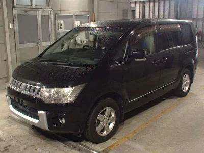 MITSUBISHI DELICA D5