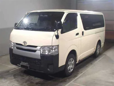 TOYOTA HIACE VAN