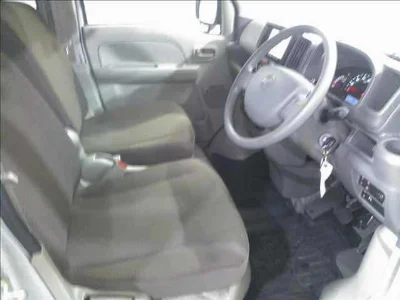 NISSAN CLIPPER VAN