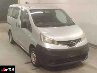 NISSAN NV200