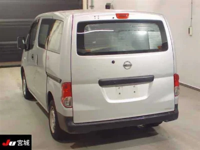 NISSAN NV200