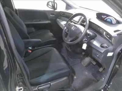 HONDA FREED SPIKE