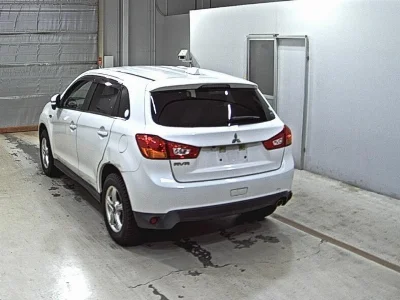 MITSUBISHI RVR