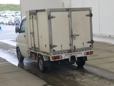NISSAN CLIPPER TRUCK