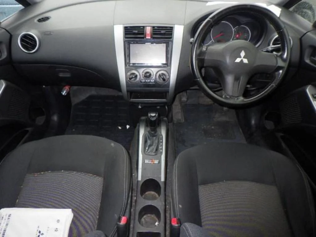 Mitsubishi Colt  с аукциона в Японии