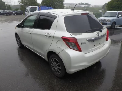 TOYOTA VITZ