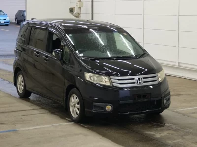 HONDA FREED SPIKE
