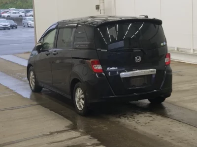 HONDA FREED SPIKE