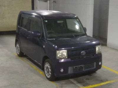 TOYOTA PIXIS SPACE