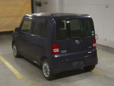 TOYOTA PIXIS SPACE