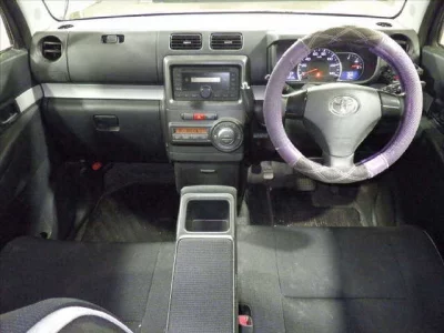 TOYOTA PIXIS SPACE