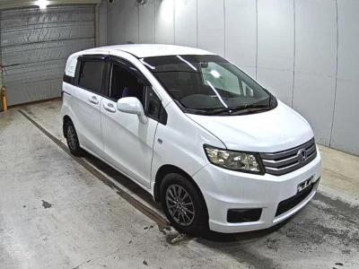 HONDA FREED SPIKE