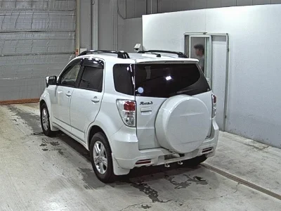 TOYOTA RUSH 1