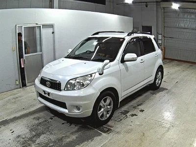 TOYOTA RUSH 3