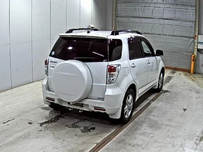 TOYOTA RUSH 4