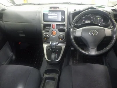 TOYOTA RUSH 1