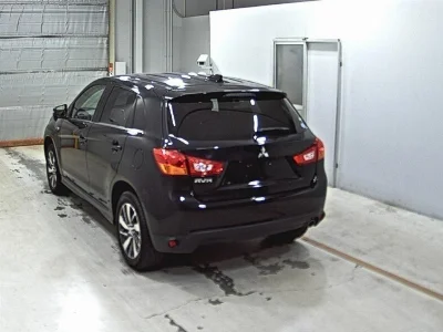 MITSUBISHI RVR