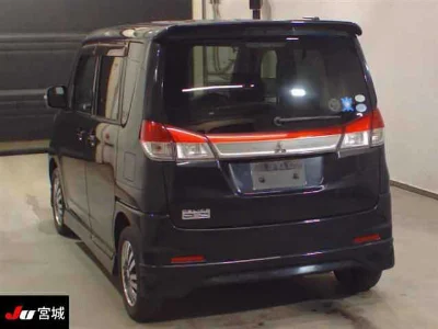 MITSUBISHI DELICA D2