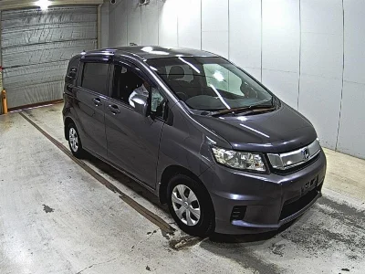 HONDA FREED SPIKE