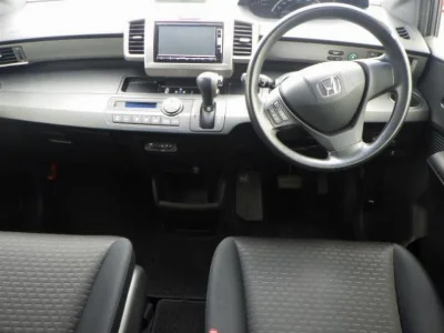 HONDA FREED SPIKE