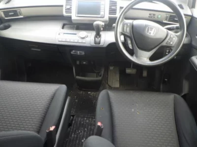HONDA FREED SPIKE
