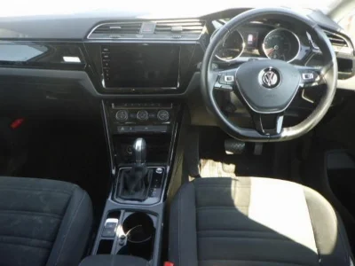 VOLKSWAGEN GOLF TOURAN