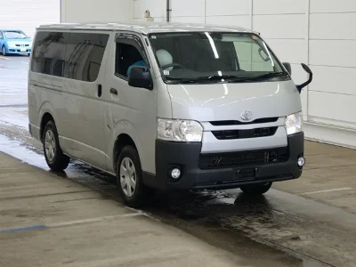TOYOTA HIACE VAN