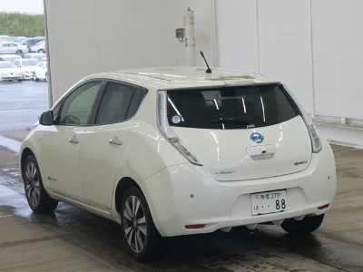 NISSAN LEAF