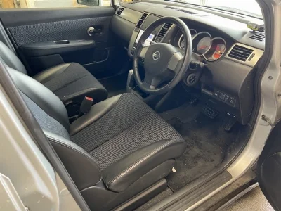 NISSAN TIIDA