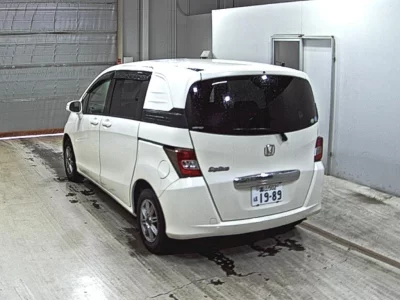 HONDA FREED SPIKE