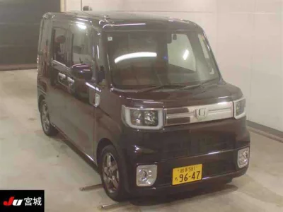 DAIHATSU WAKE