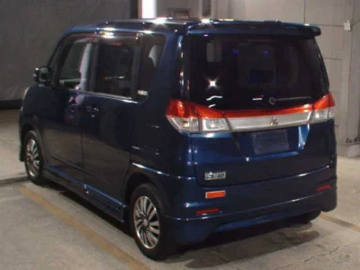 MITSUBISHI DELICA D2
