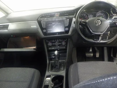 VOLKSWAGEN GOLF TOURAN