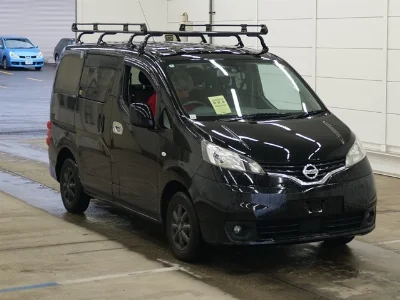 NISSAN NV200