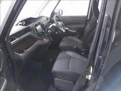 MITSUBISHI DELICA D2