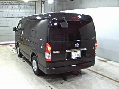 TOYOTA HIACE