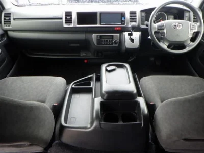 TOYOTA HIACE